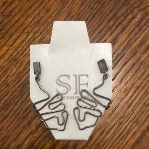 SF Accesorios Wire Earrings